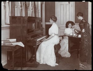 プレーヤーピアノリサイタル、ニューヨーク、1907年（銀ゼラチンプリント）